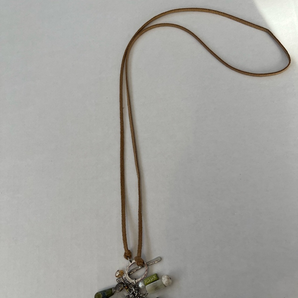 Elegant Silver and Brown Pendant Necklace